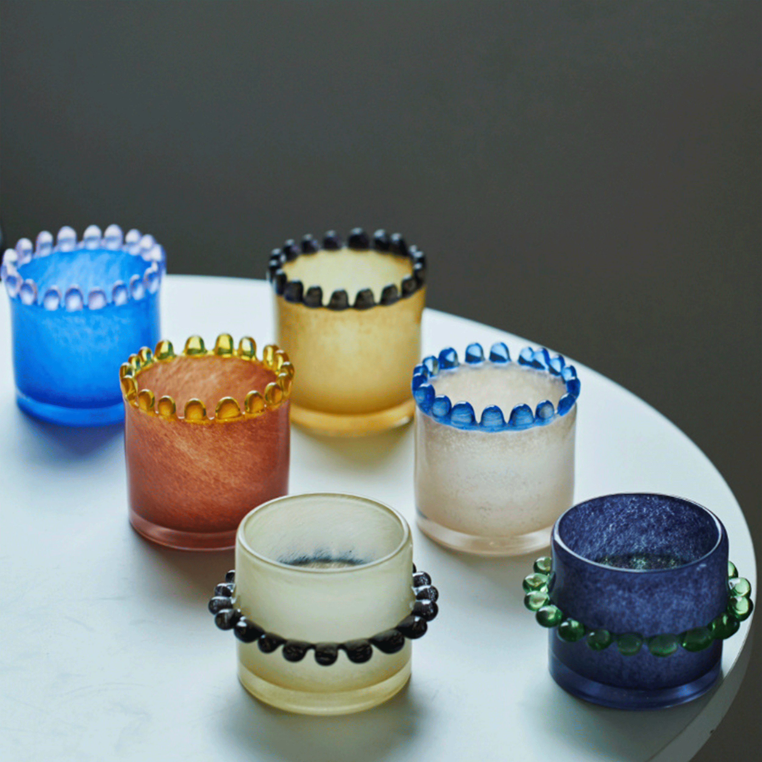 The Grainy Canister】ミニマルな美しさと遊び心が融合した